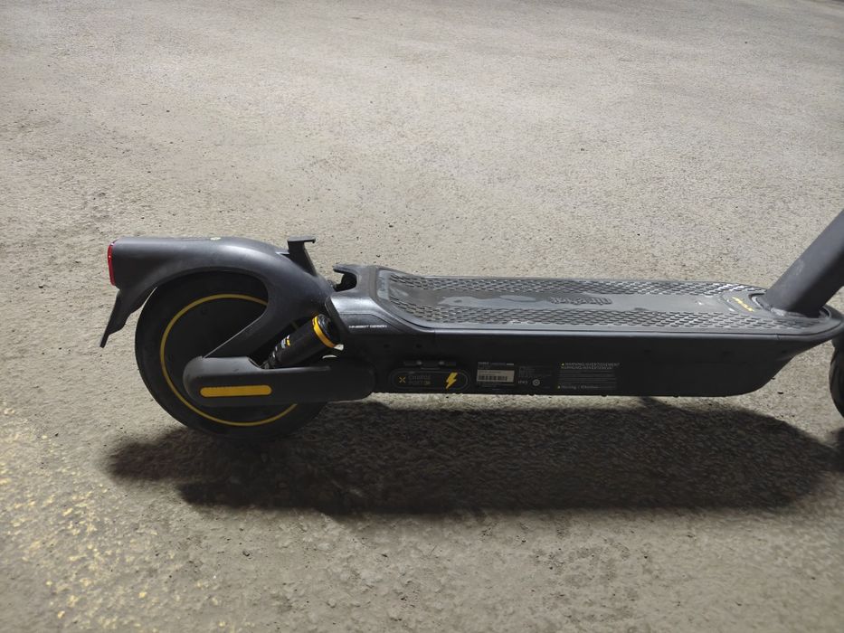 Ninebot KickScooter MAX G2 серый
Ninebot KickScooter MAX G2 серый