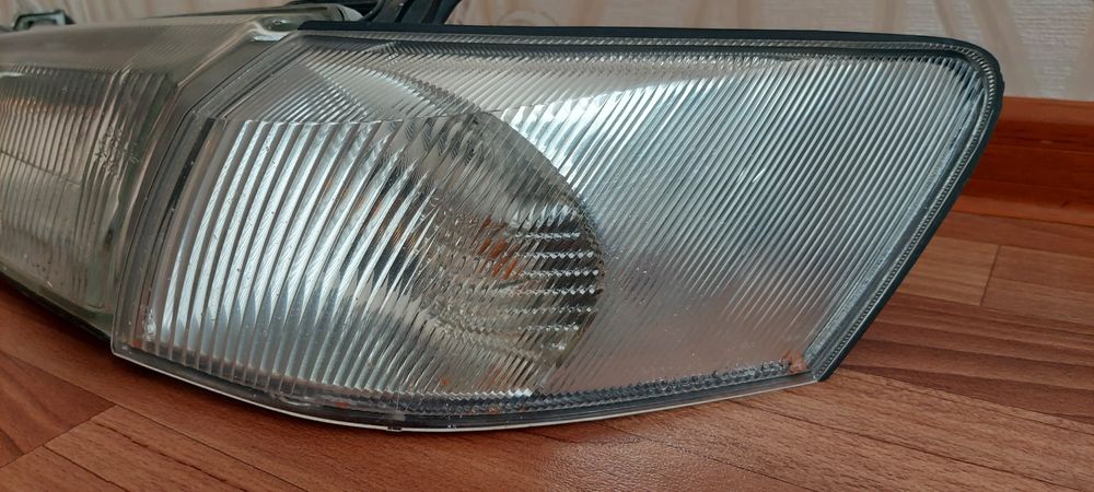 Фара оригинал камри 20