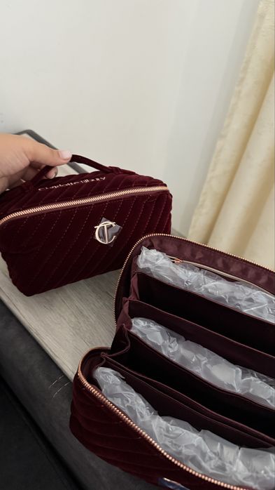 Косметичка Charlotte Tilbury