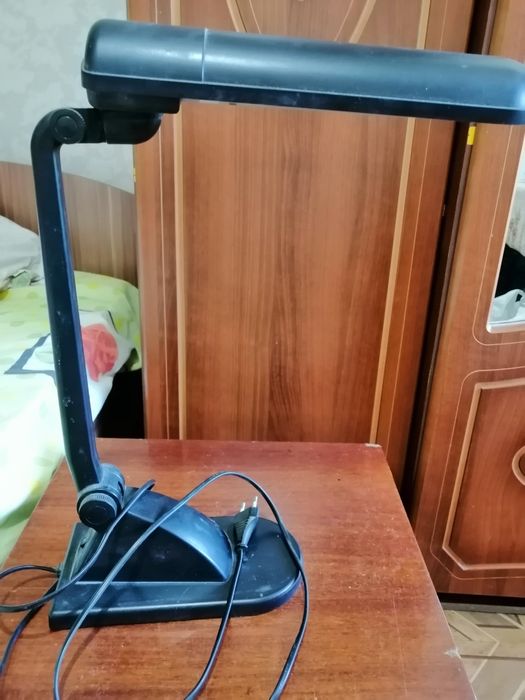 Продам настольную лампу