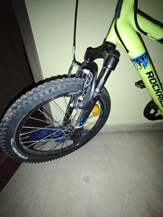 Продавам детски велосипед Rockrider st500 20i