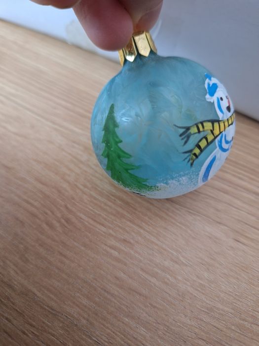 Globuri pictate manual