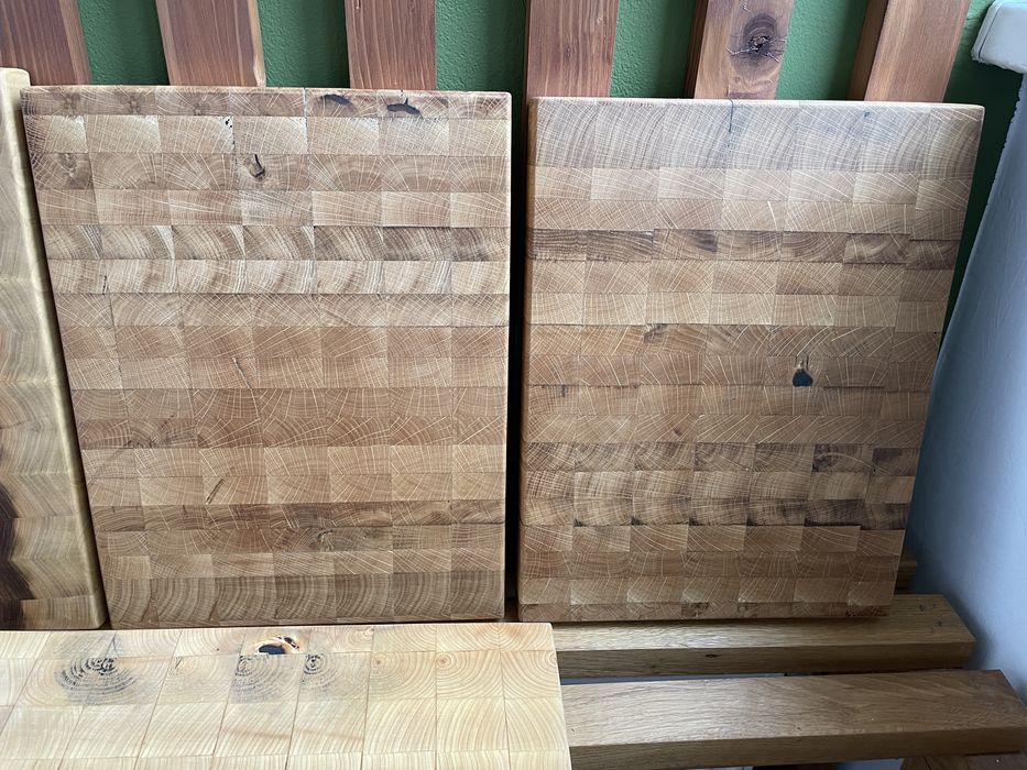 Tocatoare/platouri end gaind din nuc, stejar si tei.