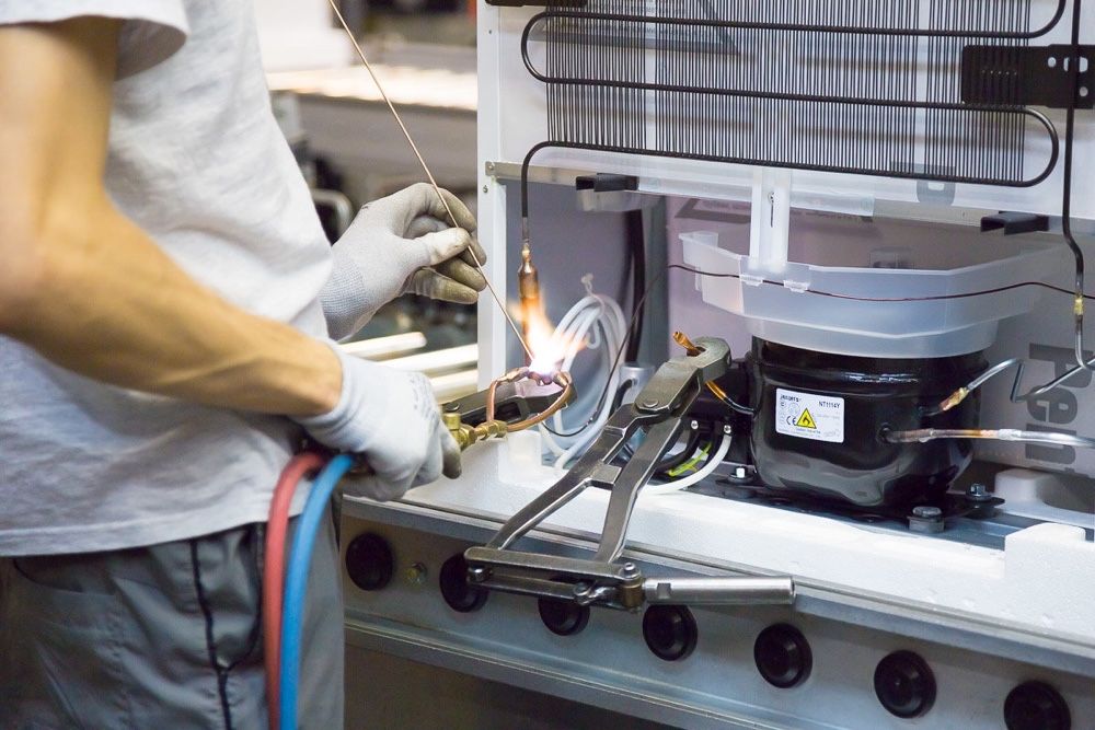 Ремонт холодильников, морозильников. Заправка фреона