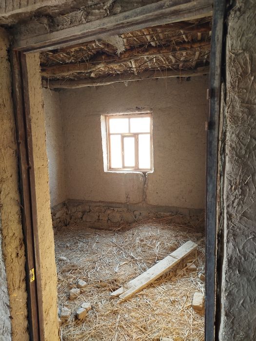 Toliq pitpegen karobka jaĝdaydaĝi uy satiladi