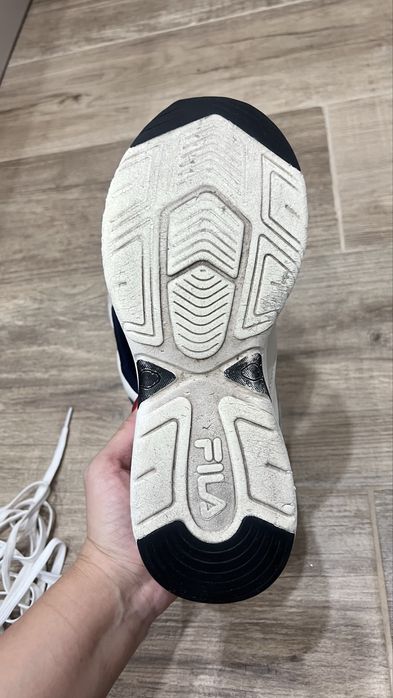 Продам кроссовки на мальчика