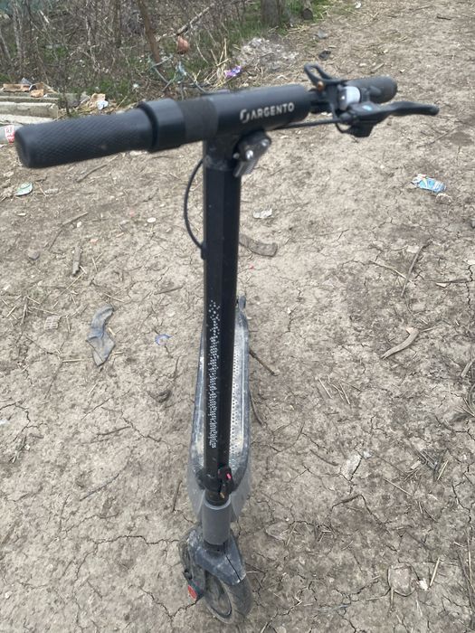 Vand trotinetă   Mai multe detali in privat