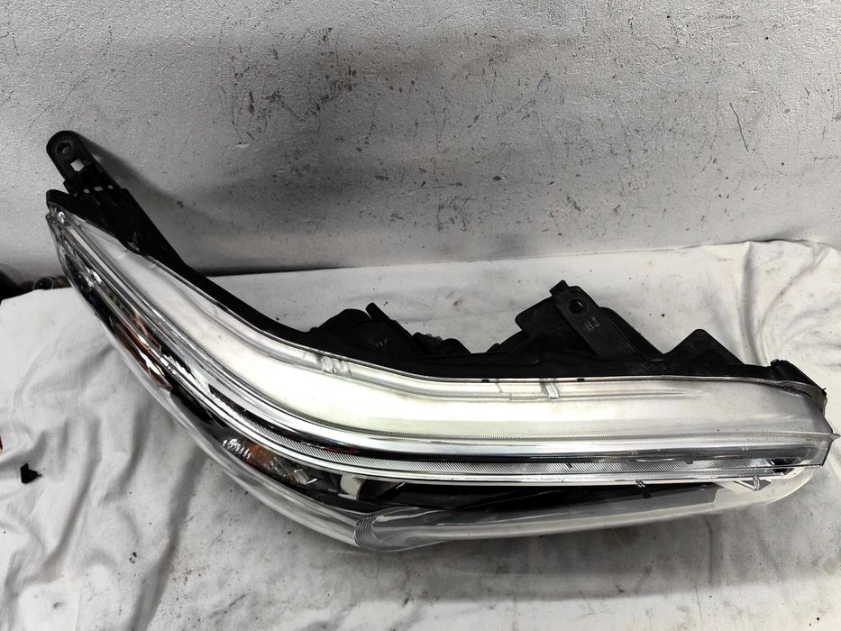 Оригинален фар Тойота  Toyota  Hilux Full Led