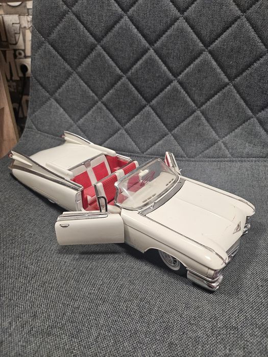 Колекционерски ретро автомобили