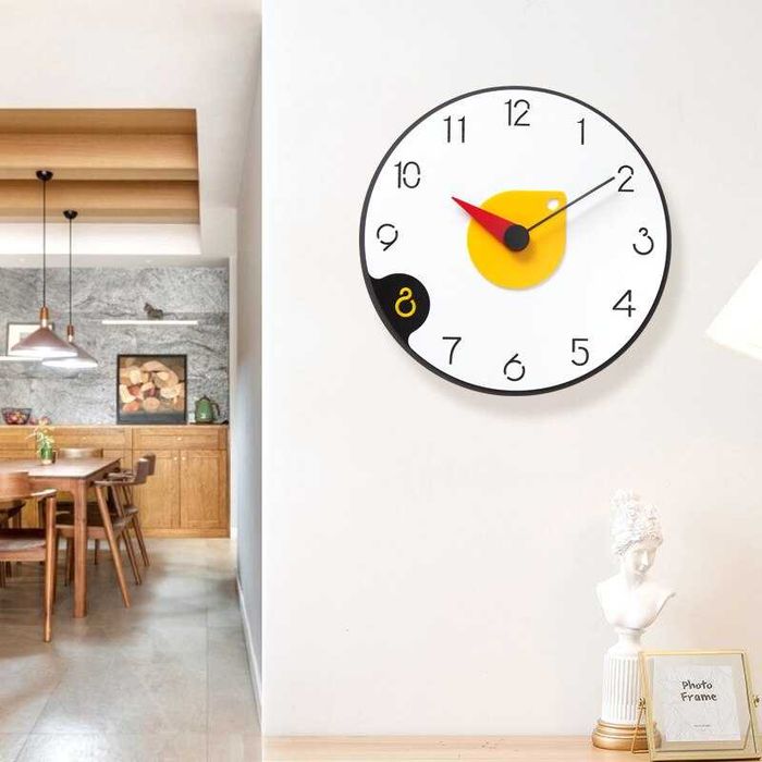 Современные минималистичные настенные часы