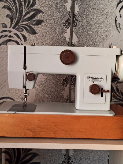 Швейная ручная машинка с эл.приводом приводом