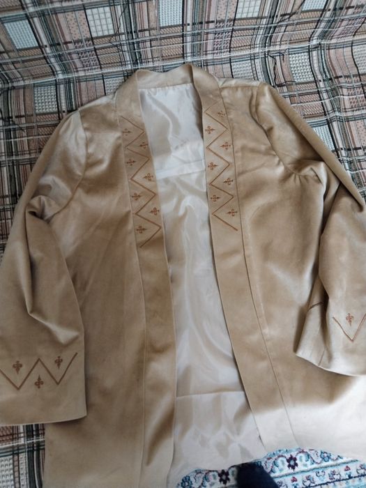 Бежевый Шапан  17 000тг