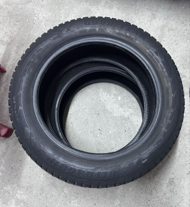 Зимни гуми 205/55/16  Goodyear ultragrip9 Цената е за два броя!