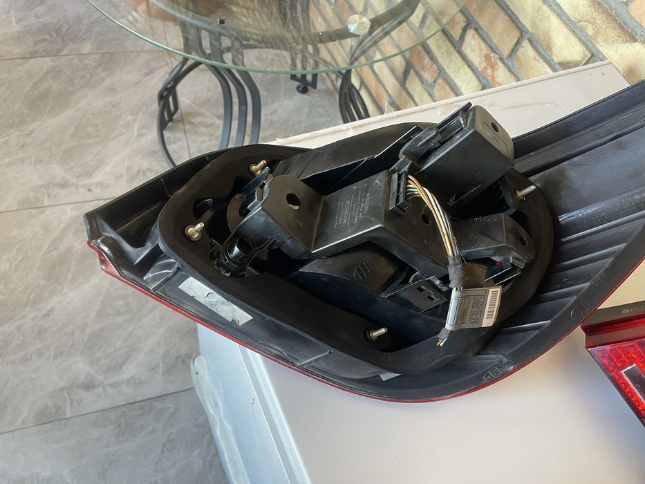 Фары BMW E 60 в хорошем состоянии