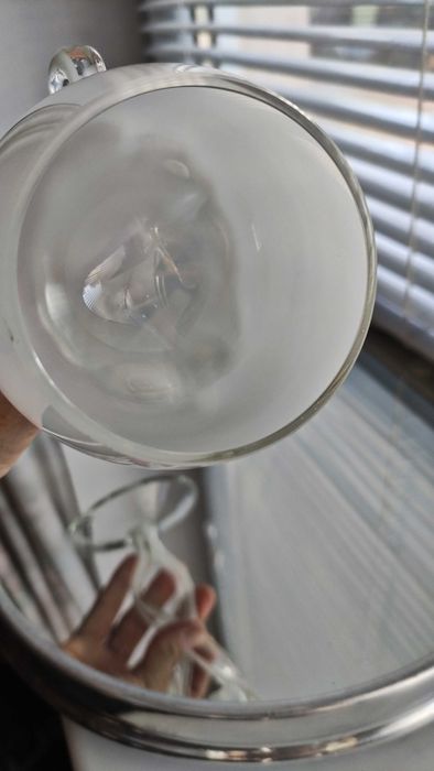 Масивна чаша от двуслойно художествено стъкло