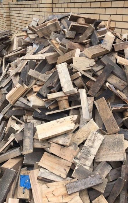 Песок,балласт,дрова.