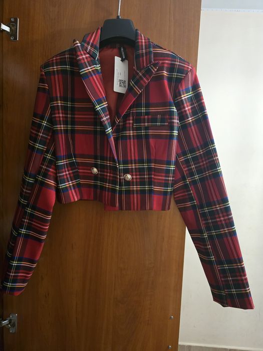 Дамски комплект сако и пола-панталон