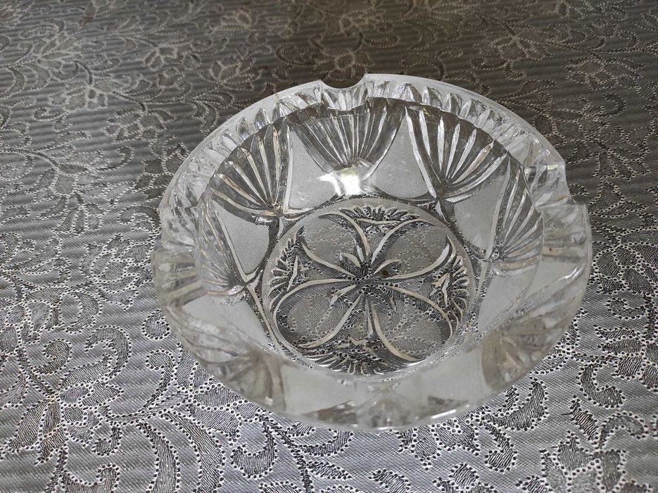 Кристален пепелник от 80-те години + 2 по-малки пепелника