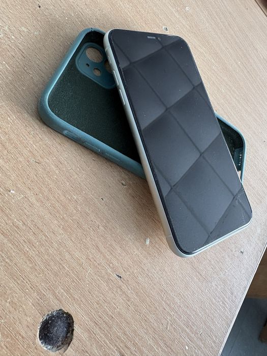 Продам айфон 11 в хорошем состоянии