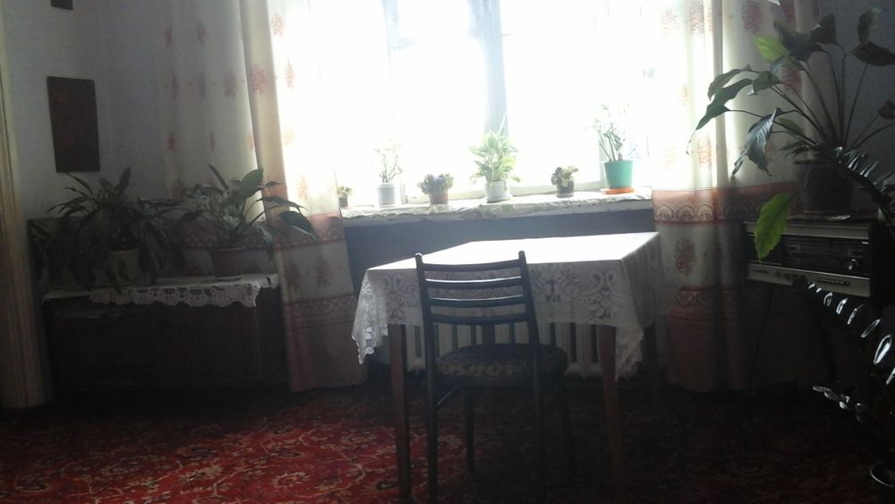 Продам квартиру по Бажова