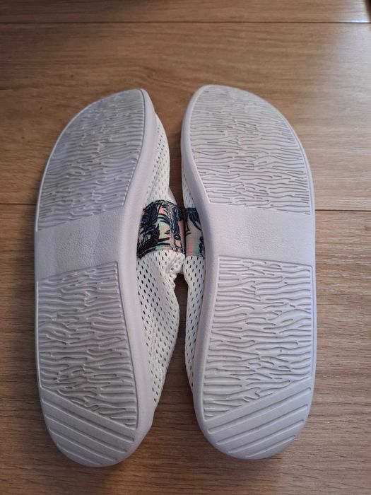 Дишащи/ аква обувки Olaian