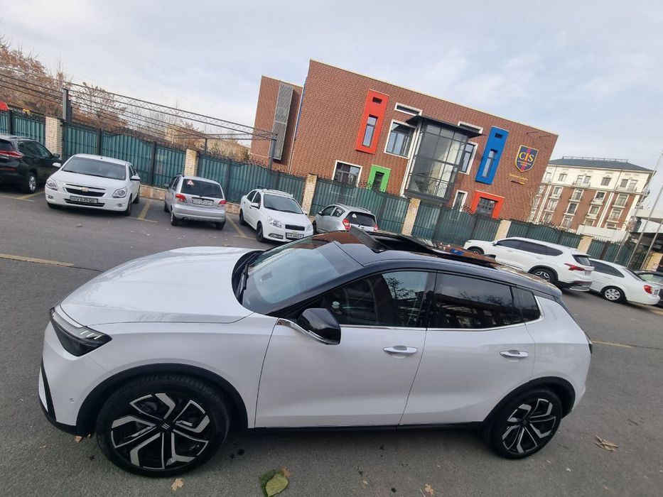 Enovate Me7 elektromobil