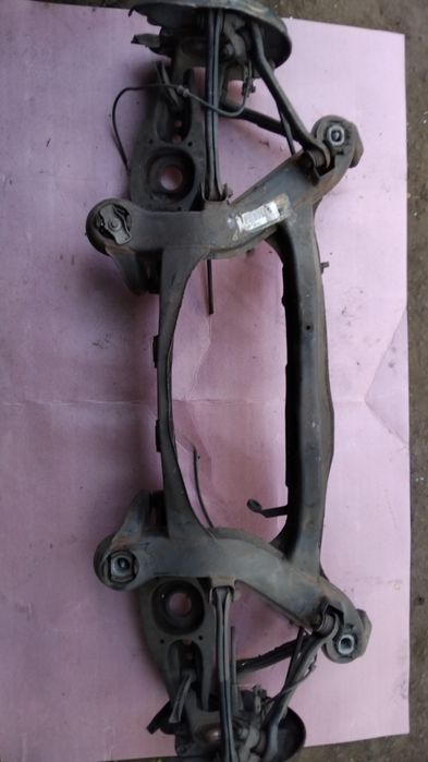 Балка подвеска задние