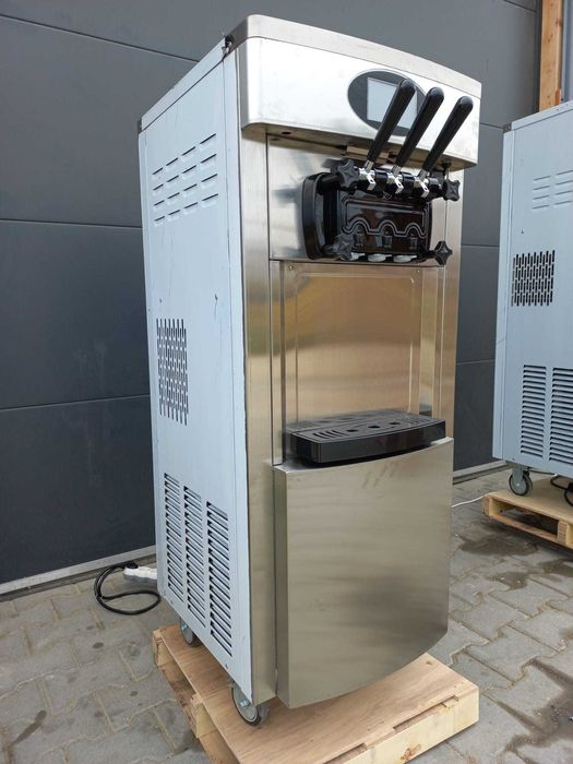 Masina de inghetata italiana Soft 2+1 Arome 220v 2450W NOUA