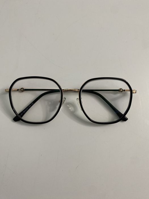 Продам очки оправа женские