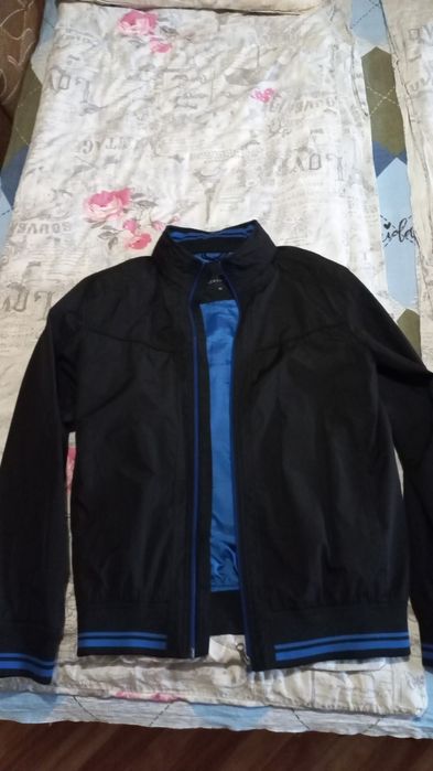 Ветровка новая Вайкики мужская.