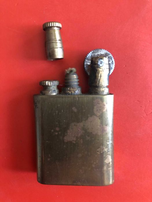 Bricheta alama veche de 100 ani