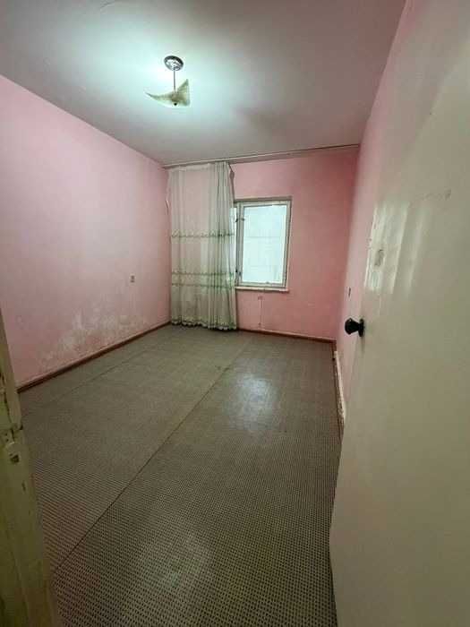 Продаётся 2х комн квартира на 4 этаже 6 микрорайон Мадина