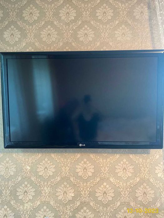 Продам телевизор марки LG диагональ 120