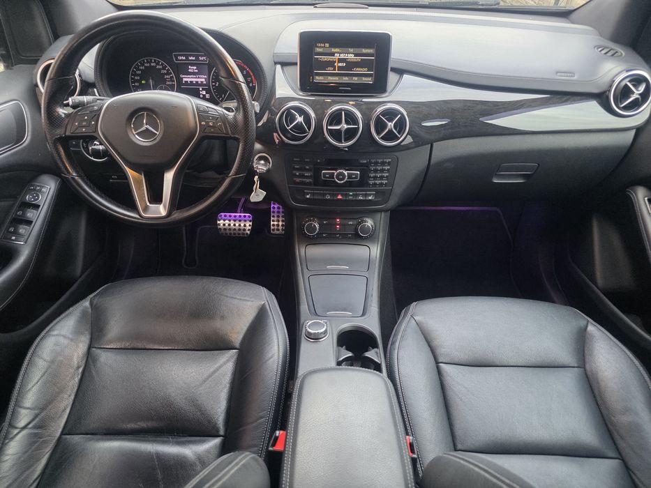 Mercedes B Classe 1.8 diesel Automat Euro5
1.8 DIESEL 135CP 
2012MERCEDES B CLASSE
1.8 DIESEL 135CP 
2012
1.8 DIESEL 135CP 
2012
