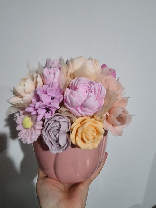 Aranjamente parfumate din flori de săpun