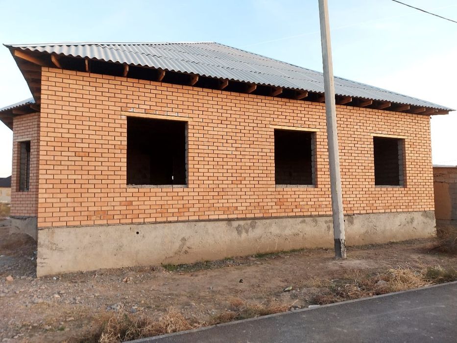 Жер үй сатылады.