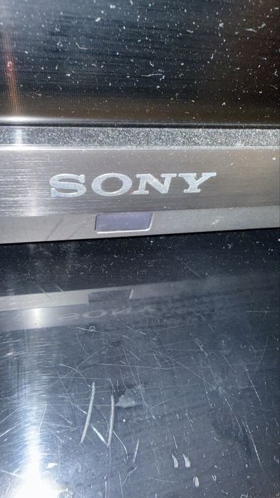 Sony BRAVIA 46 инча с въртяща стойка и дистанционно