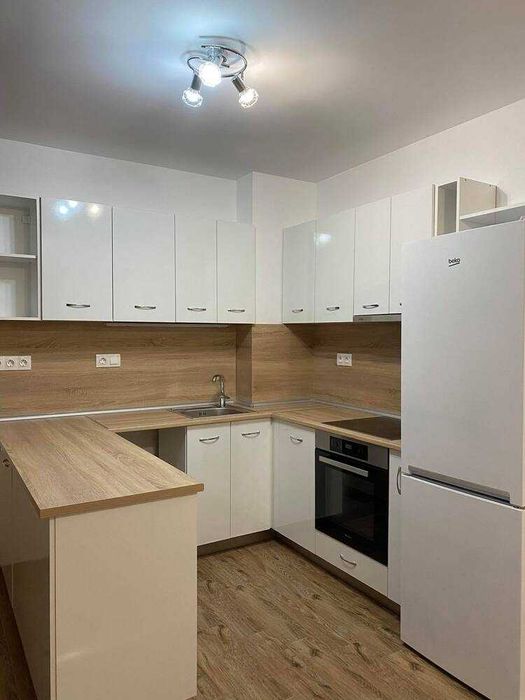 Двустаен апартамент под наем в кв. Хладилника