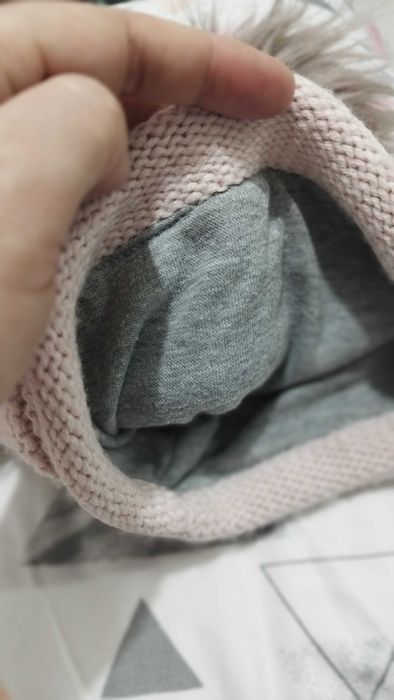 Set 2 căciuli +1 cadou