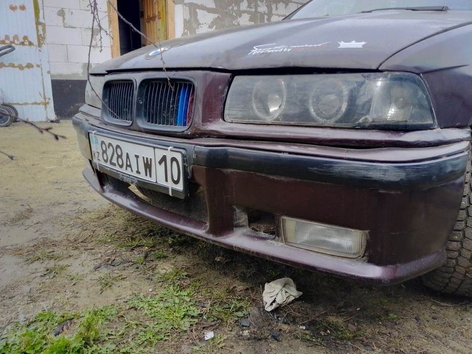 Продам Бмв 318  требуется замена двигателя стоит м40