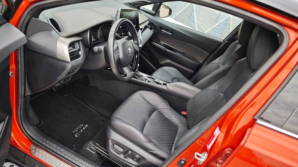 Toyota C-HR 2.0 184ks Hybrid Premiere