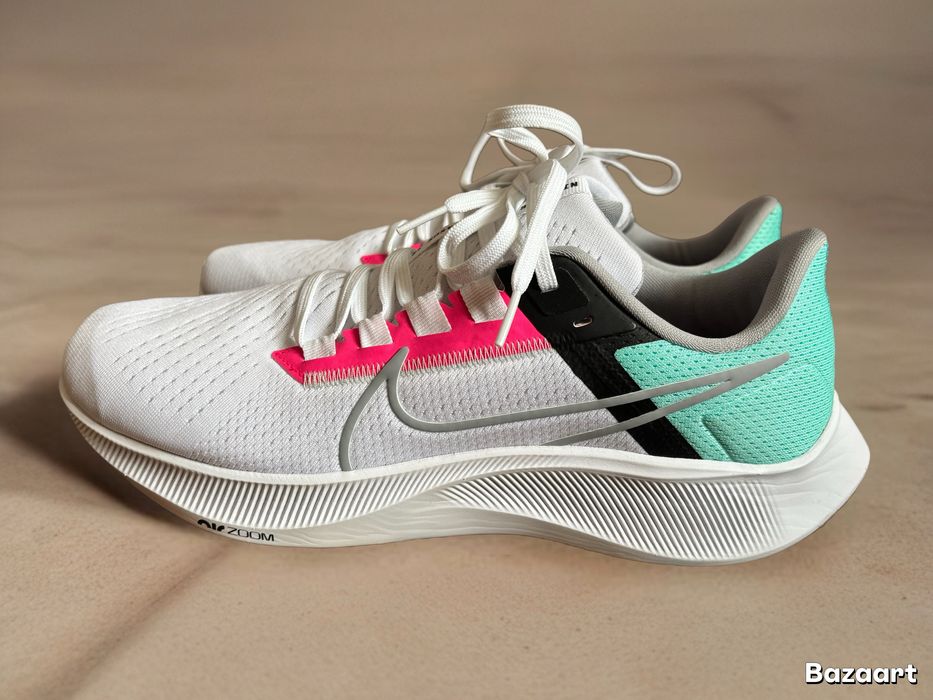 Продам оригинальные кроссовки