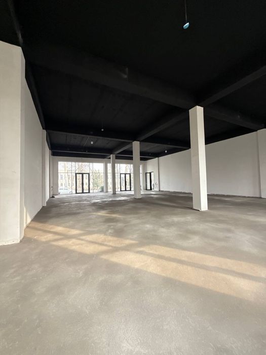 Сдается  Отдельно Стоящие Здание, каждый этаж по 500м2! Первая линия!