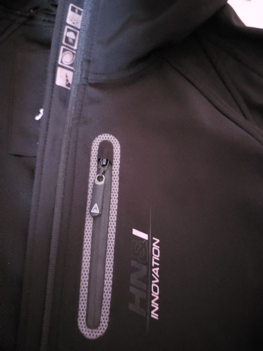 Спортивная  куртка р.L