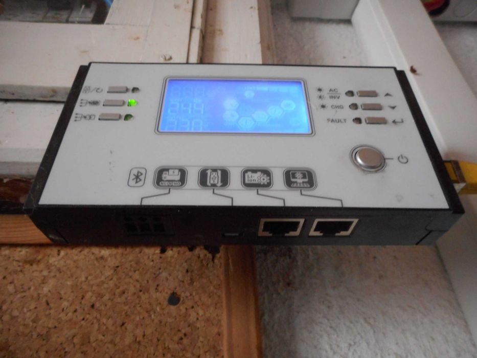 Соларен хибриден инвертор INVT XN50PIII-48 (5 kW / 48 V)