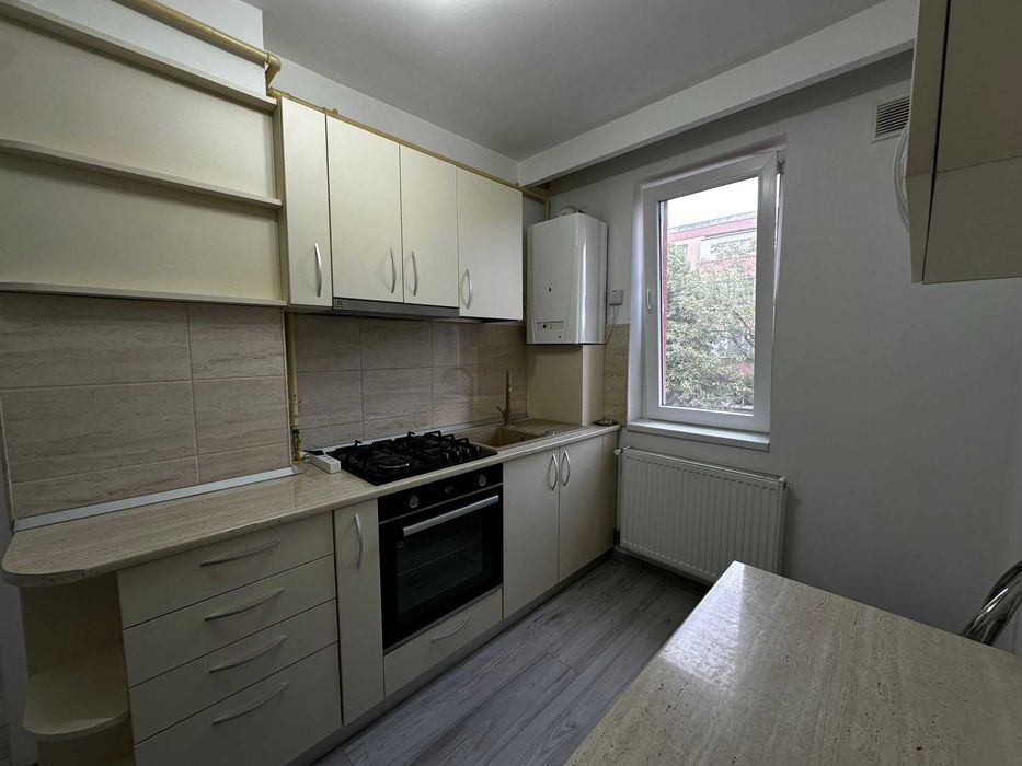 Inchiriez apartament cu 2 camere
