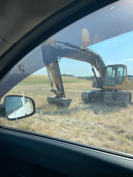 Excavator New Holland E215B