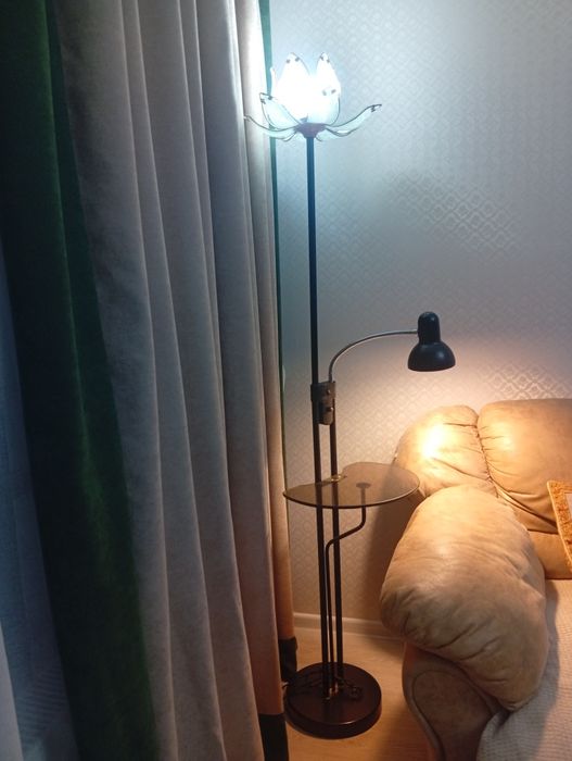 Напольный светильник