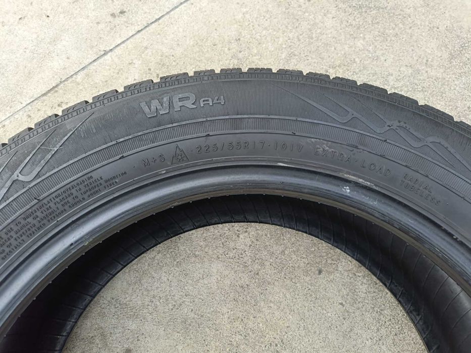 Doua anvelope iarna 225 55 17 nokian WR A4 profil de 7,5 mm