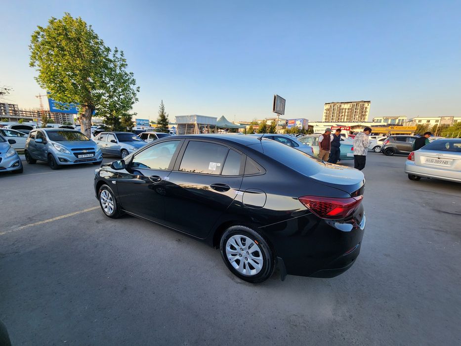 Chevrolet Onix 2024 — 2